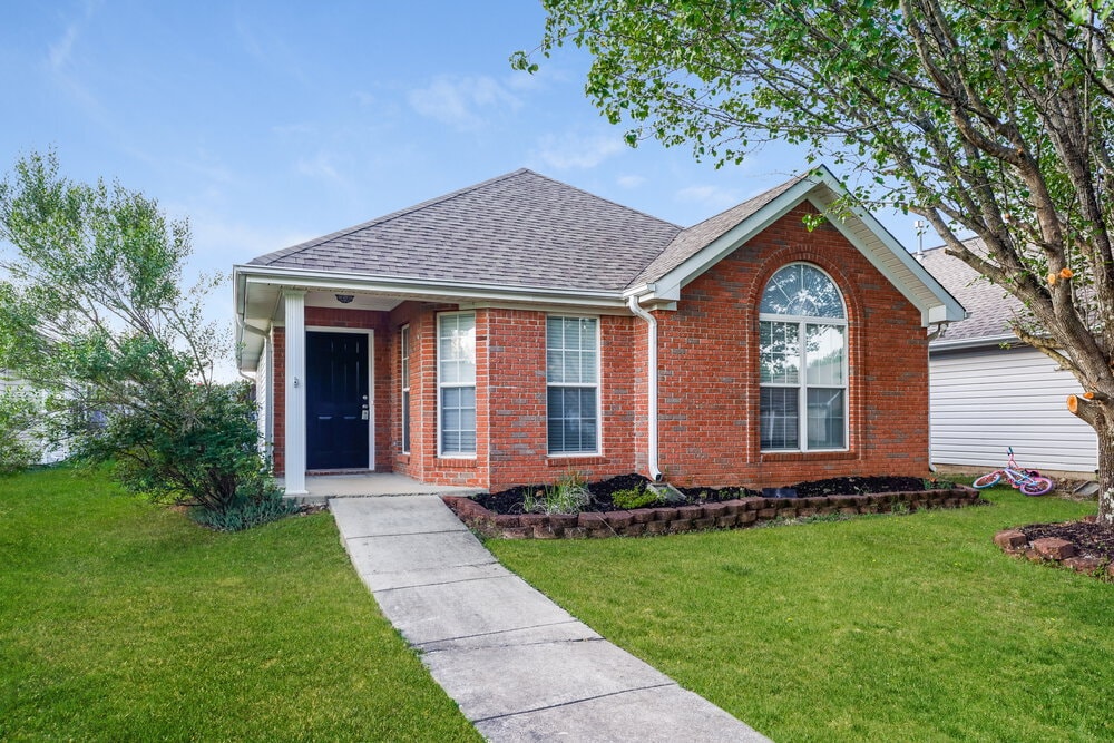 Building Photo - 1061 Village Trail