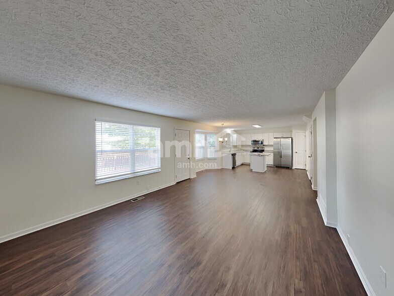 Building Photo - 1320 Wild Horse Dr