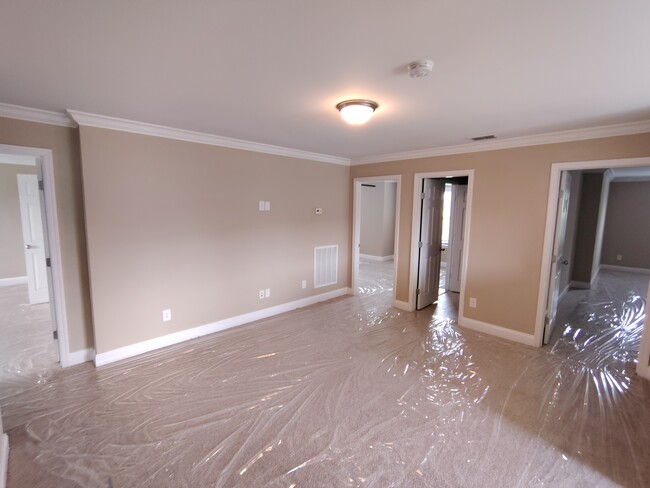 Building Photo - 5001 Laughing Brook Ln
