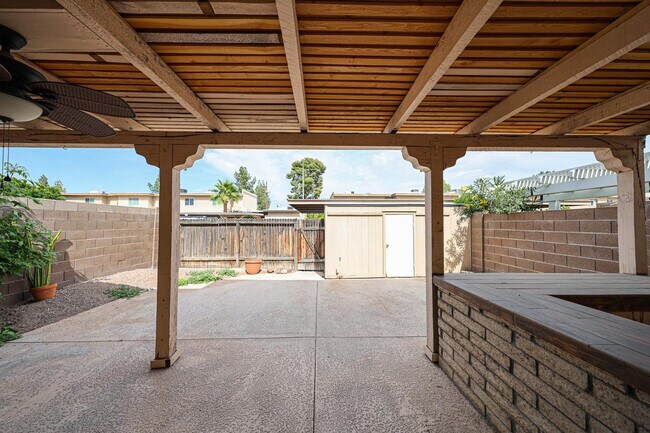 Building Photo - 8372 E Solano Dr