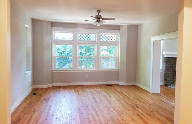 Building Photo - 3261 Bishop St