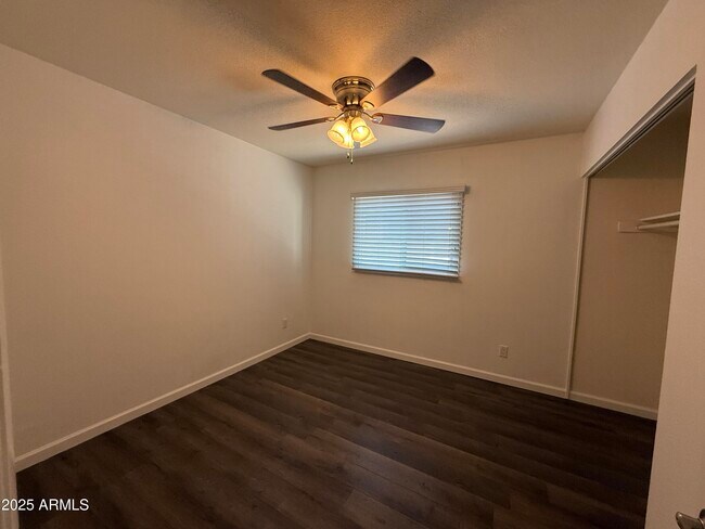 Building Photo - 4613 S Rita Ln