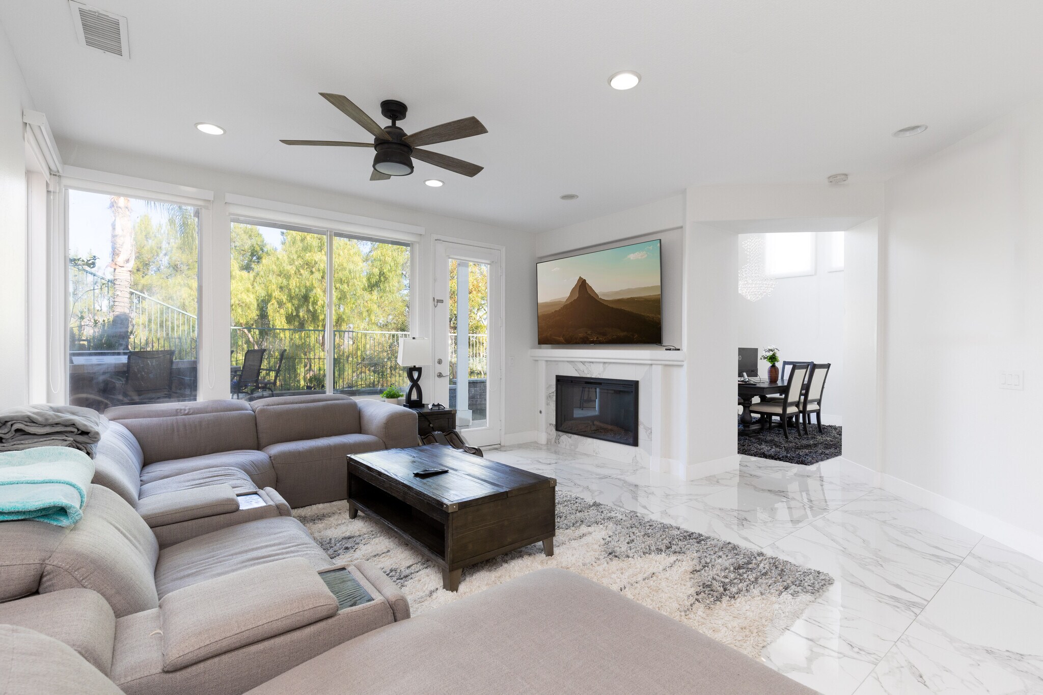 Building Photo - 8755 E Garden View Dr