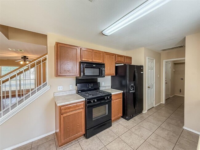 Building Photo - 909 Remington Dr