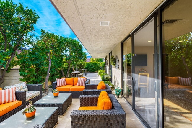 Building Photo - 1 Briarcliff Ct