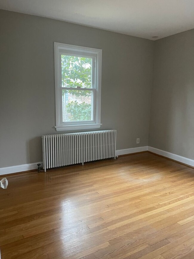 Building Photo - COZY CAPE COD CLOSE TO METRO AND 495
