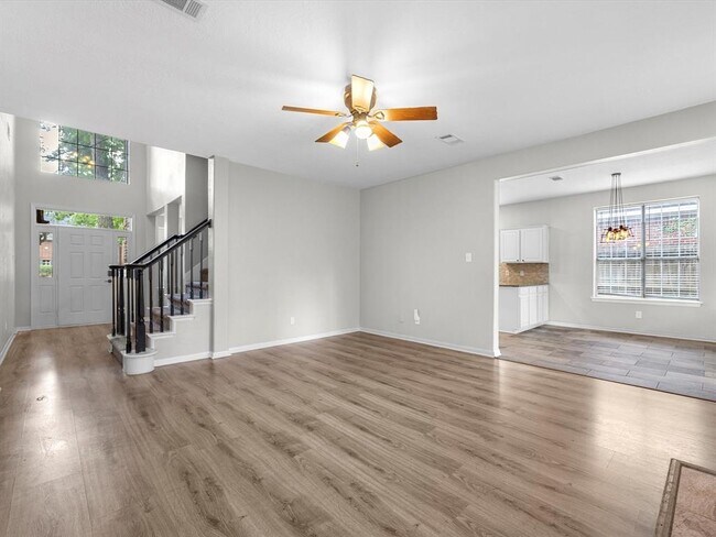 Building Photo - 3910 Echo Mountain Dr