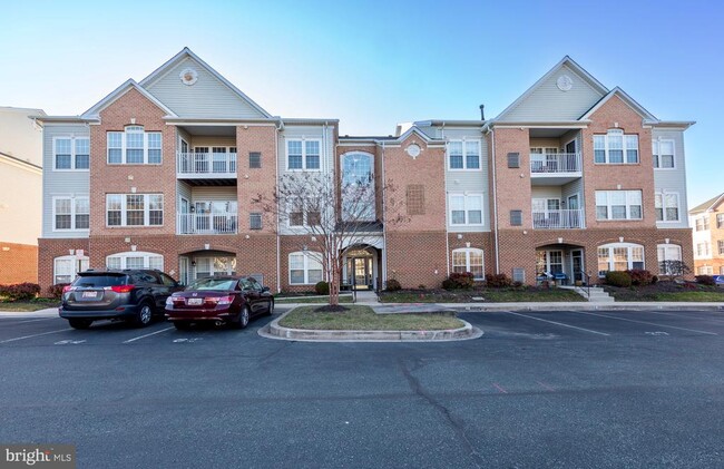 Building Photo - 712 Kings Path