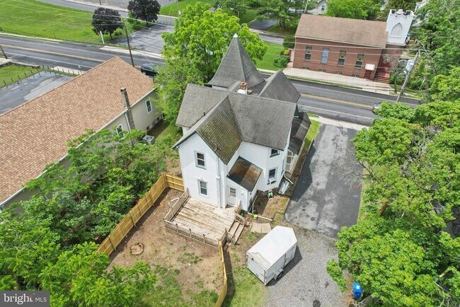 Building Photo - 134 S Main St