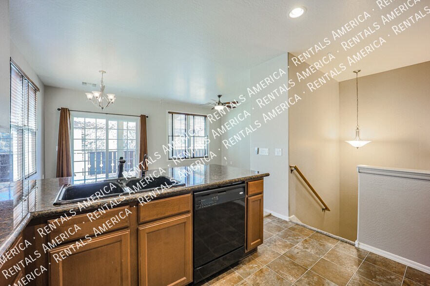 Building Photo - 906 S Annie Ln