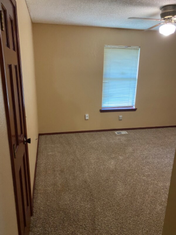 Building Photo - 7505 Cecilia Pl