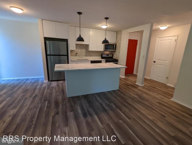 Building Photo - 1 br, 1 bath House - 7228 Donnell Pl  #C-3