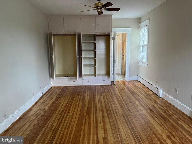Building Photo - 1730 N Danville St
