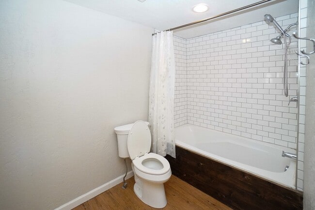 Building Photo - 5707 N Bogart Ln