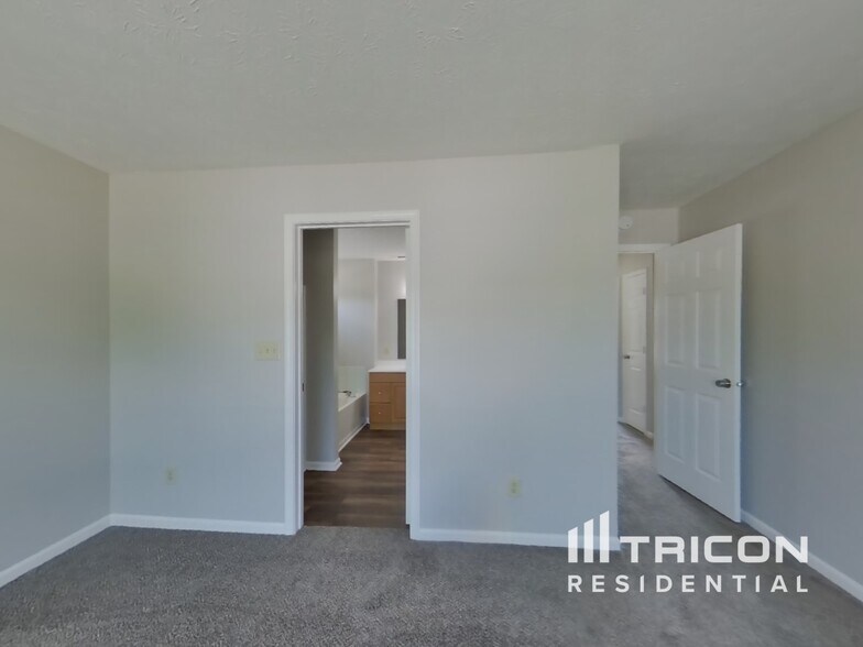 Building Photo - 3636 Black Locust Dr