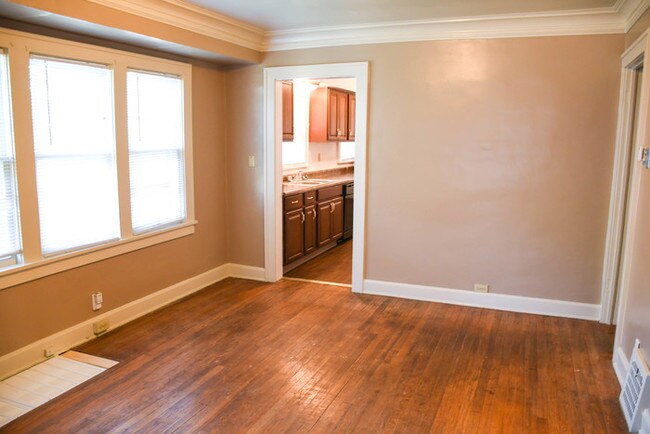Building Photo - Stunning 3 Bed 1 Bath Home