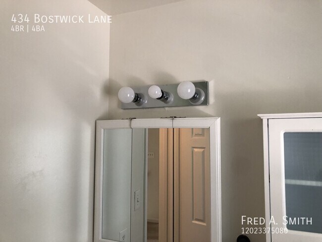 Building Photo - 434 Bostwick Ln