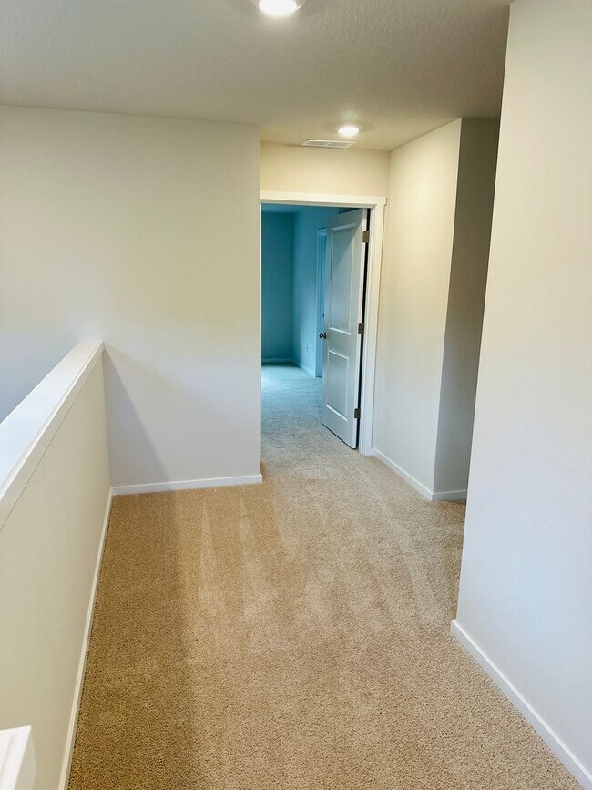 Building Photo - Beautiful Brand New 5 Bedroom Home!