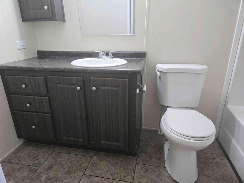 Building Photo - 709 N Collins Fwy