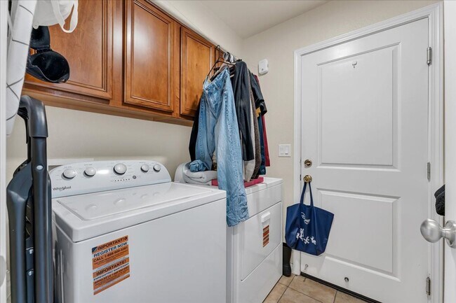Building Photo - 7604 Stone Bluff Way