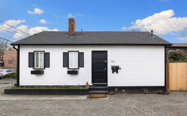 Building Photo - 120 4th Ave N