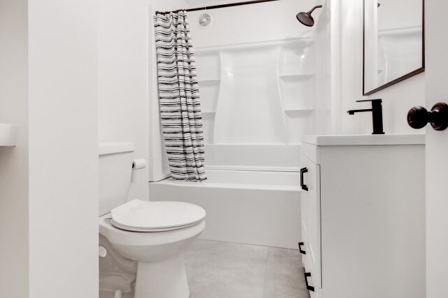Bathroom - 1122 Clearview St NW
