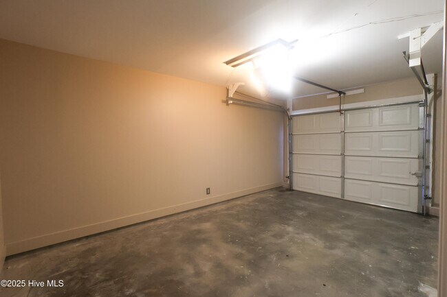 Building Photo - 119 N Onsville Pl