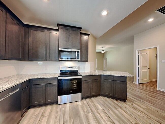 Building Photo - 353 Lowery Oaks Trl