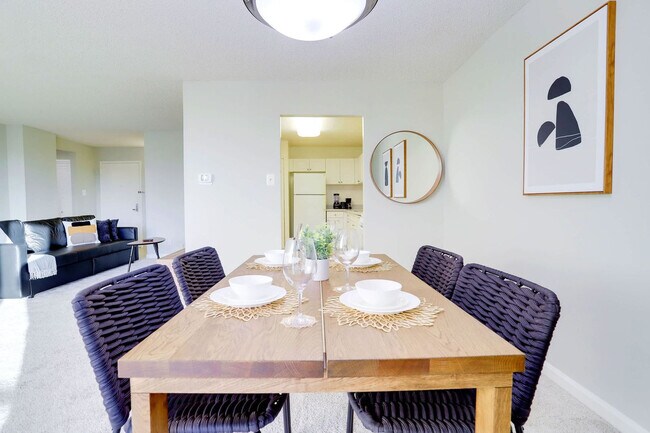 Building Photo - 320 23rd St S