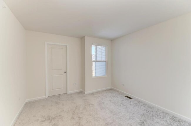 Building Photo - 5956 Hawkweed Dr