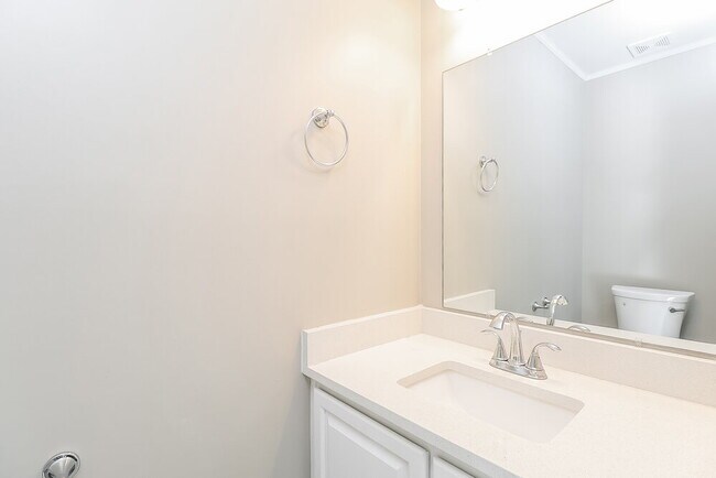 Building Photo - 112 Old Willow Rd