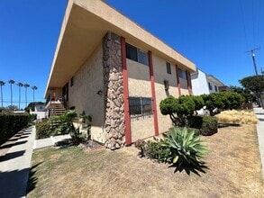 Building Photo - Beautiful First floor 3 bedroom Rose Park ...