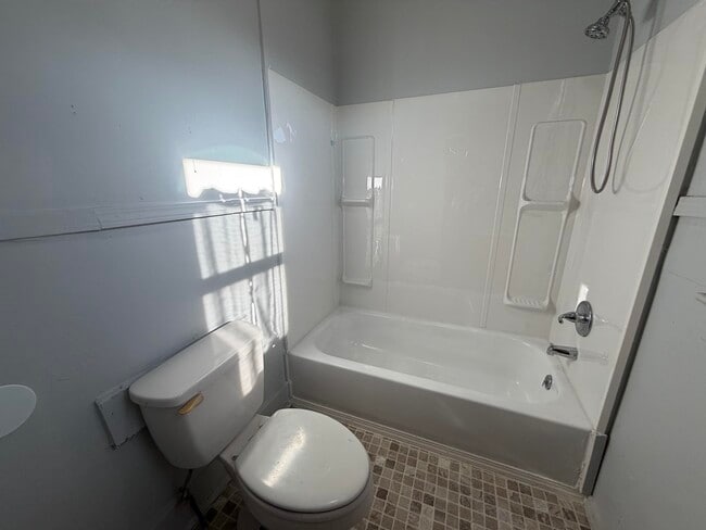 Building Photo - 1519 Fairchild-E