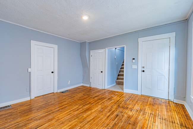 Building Photo - 383 Champlain St