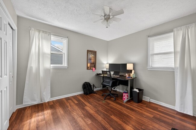 Building Photo - 33356 N Sears Blvd