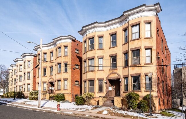 Building Photo - 14 Essex St