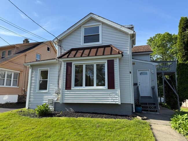 Primary Photo - 111 Fort Hale Rd