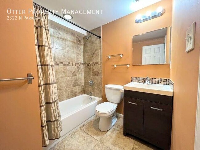 Building Photo - 2322 N Park Ave