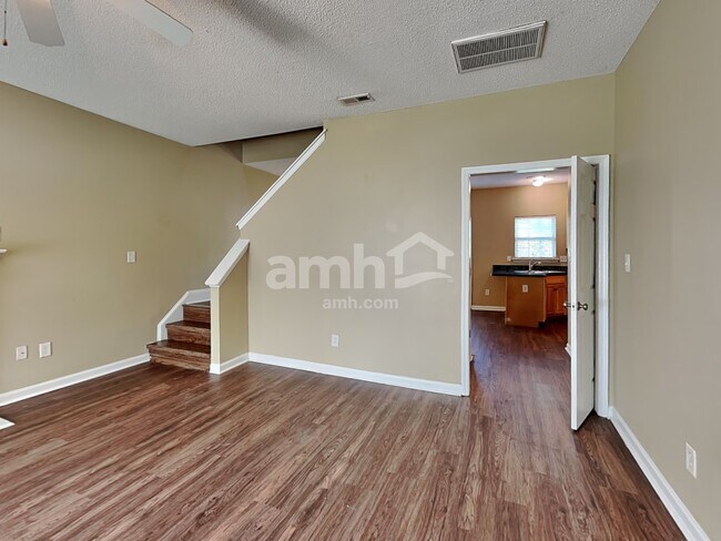 Building Photo - 630 Prickly Pear Dr