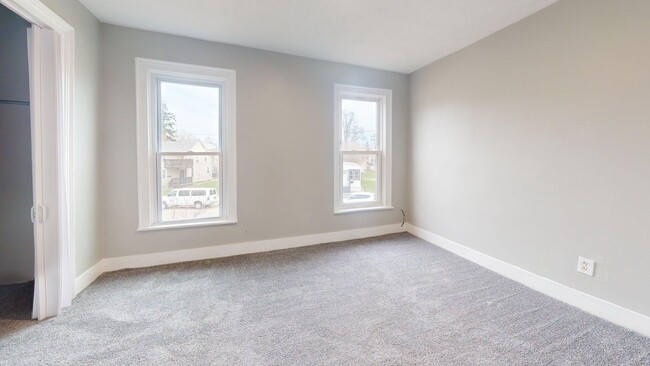 Building Photo - Lorain/W.73 neighborhood, updated 3 bed/1 bath single family house.