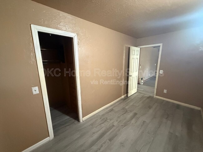 Building Photo - 118 SW 1st St