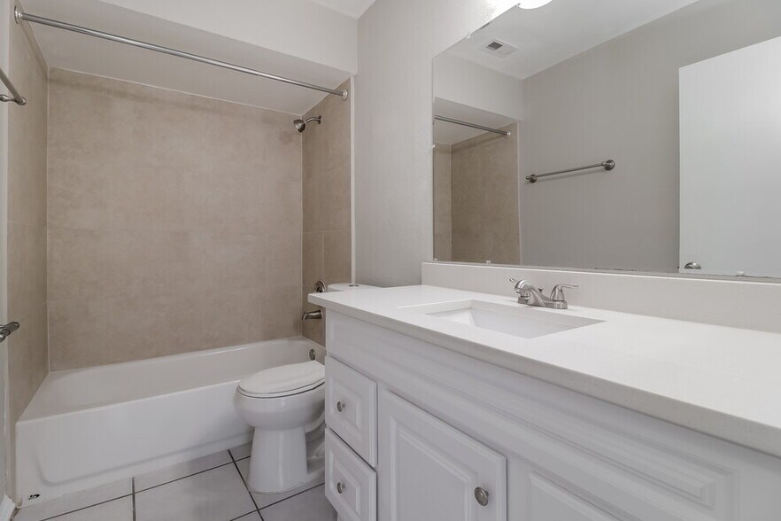 Building Photo - 5437 Wauchula Ct