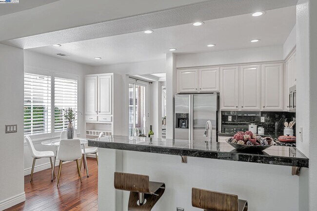 Building Photo - 260 Abigail Cir