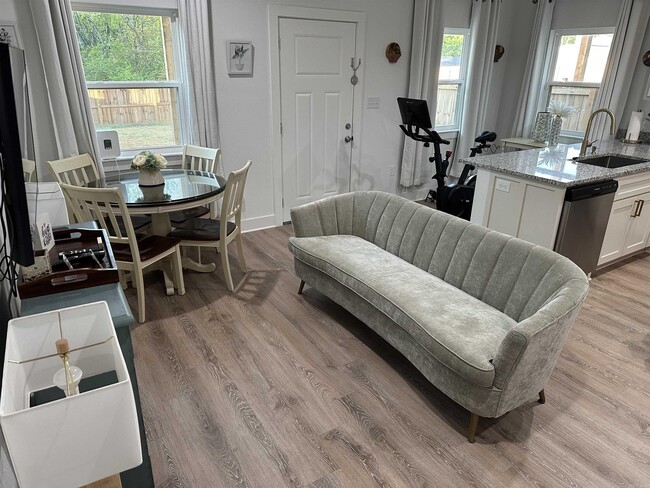 Building Photo - 3317 W 15th St