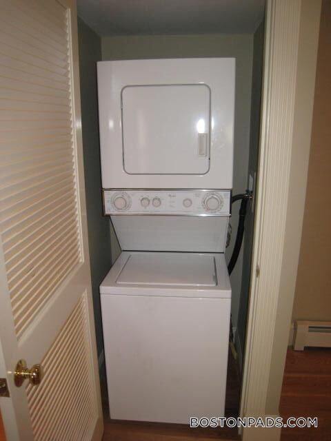 Building Photo - 117 Columbia St