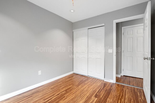 Building Photo - 5339 Vine Ave