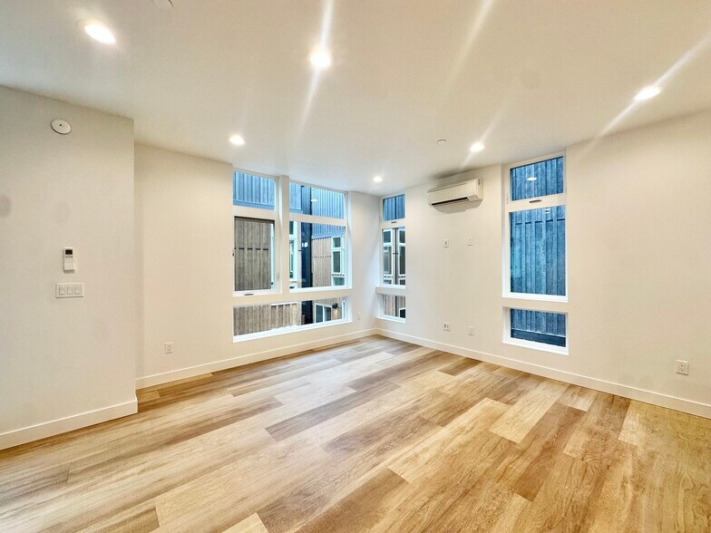 Building Photo - 1725 17th Ave