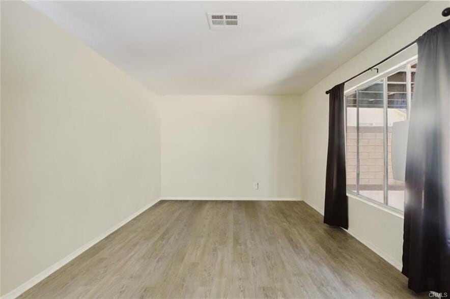 Building Photo - 45041 Colleen Dr