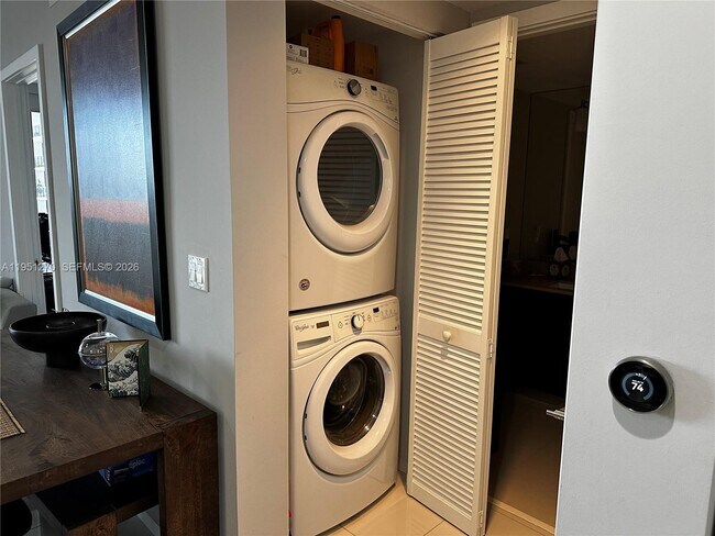 Building Photo - 5252 NW 85th Ave