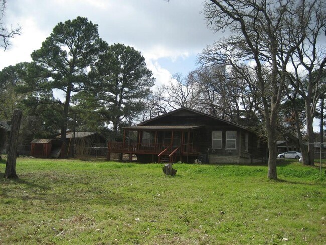 Building Photo - 169 Pine Song